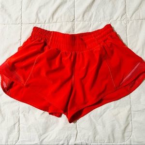 lululemon hotty hot 2.5” size 6